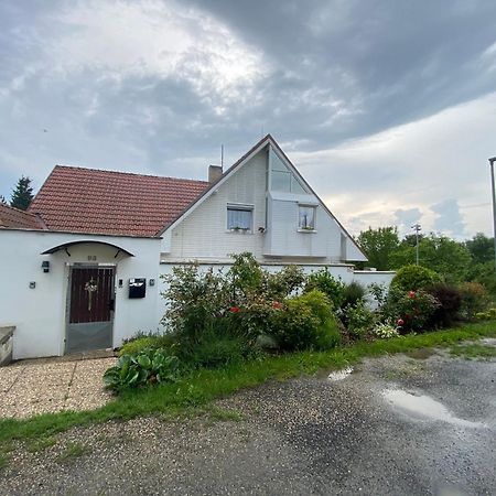 Homestay U Hanky Zdiby 외부 사진