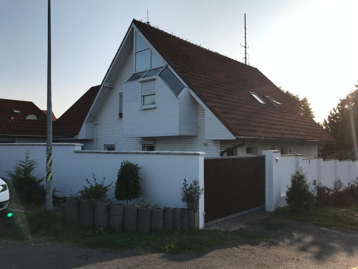 Homestay U Hanky Zdiby 외부 사진