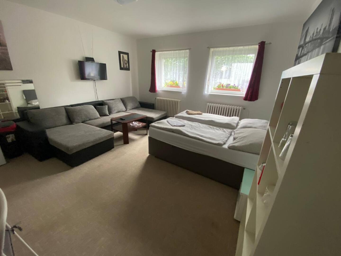 Homestay U Hanky Zdiby 외부 사진